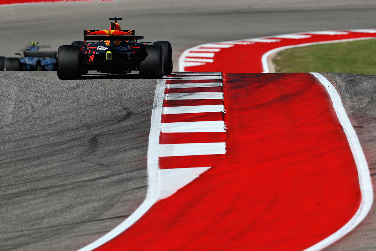 梅赛德斯完胜威廉姆斯，佩雷兹高光表现