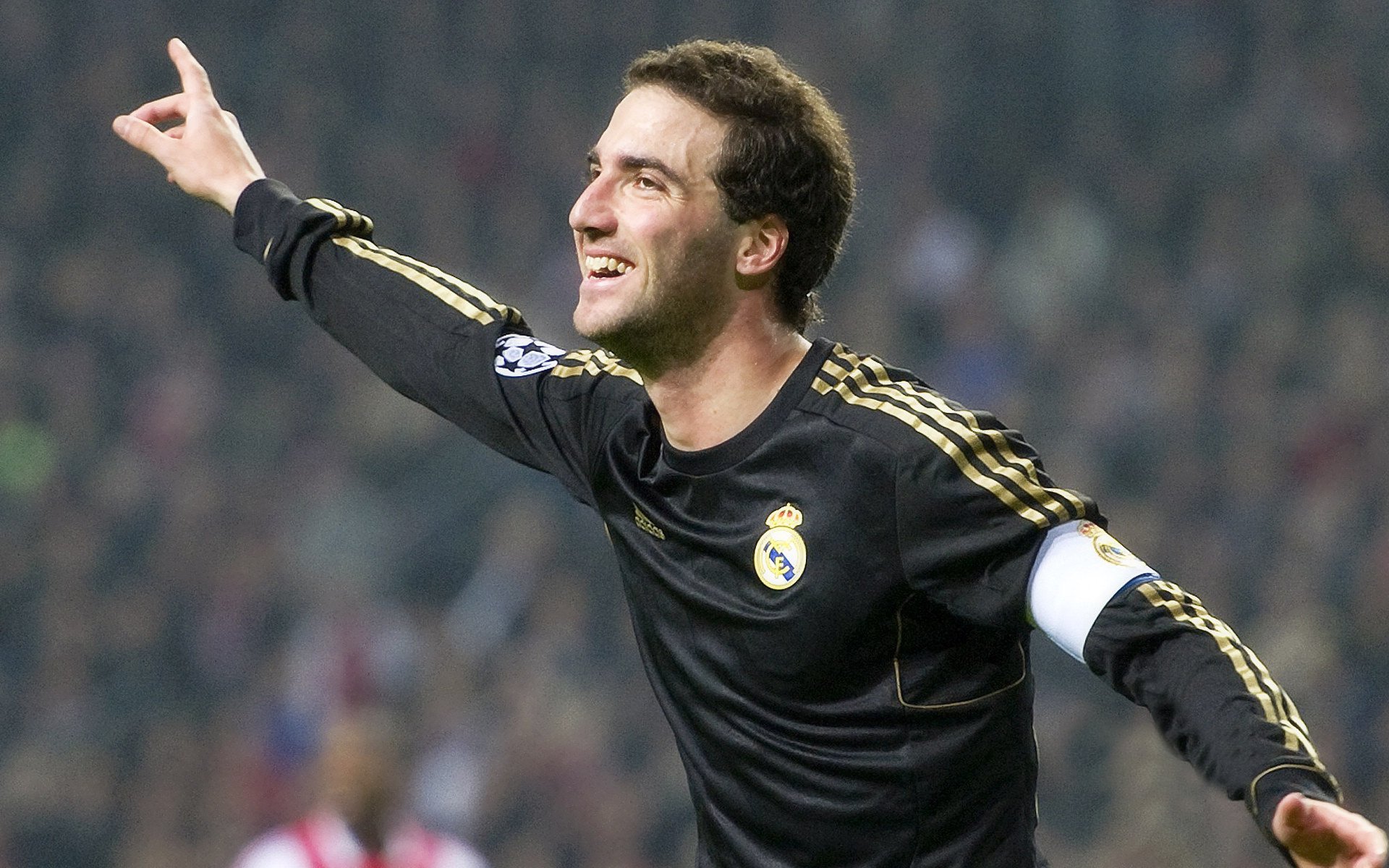 破壁者哈兰德,当塞维利亚的红白撕碎波兰的钢铁森林