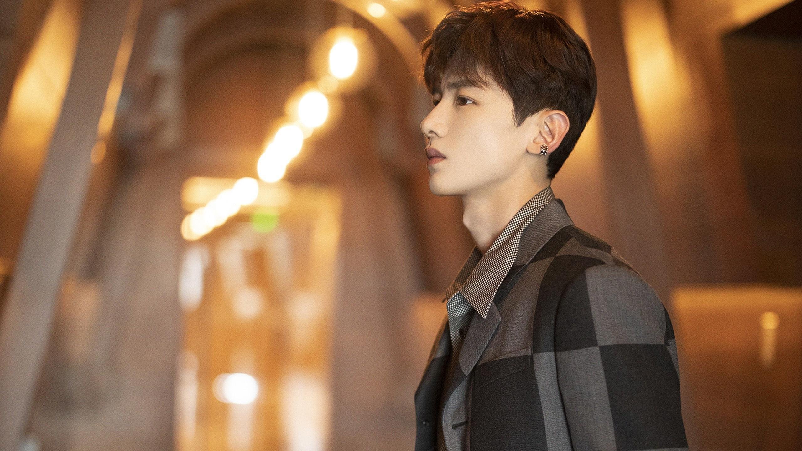 爱游戏APP-关键接管者，欧文末节得分风暴撕裂防线，爵士团队韧性扼杀森林狼翻盘希望