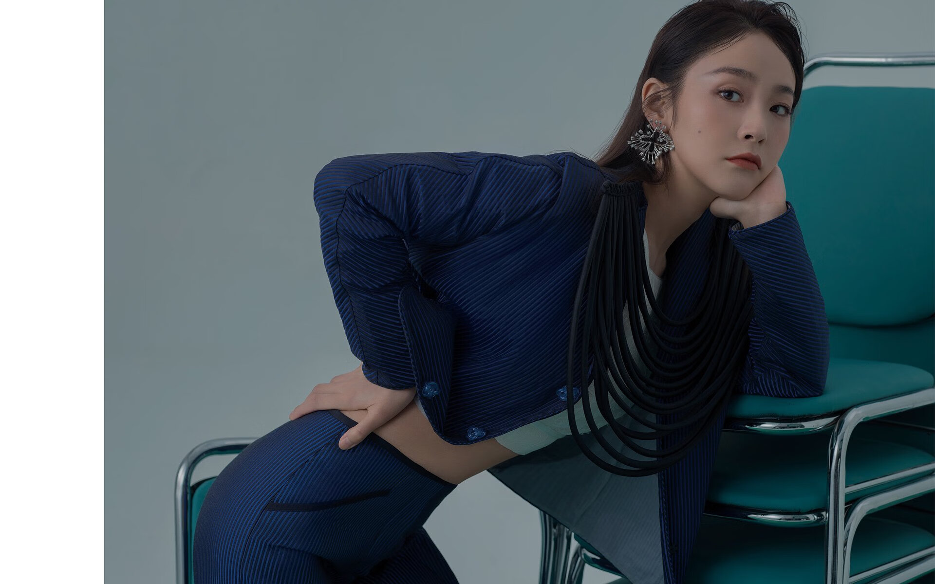 爱游戏娱乐-老鹰啄碎紫金梦，无名之辈乔治的弑神之夜