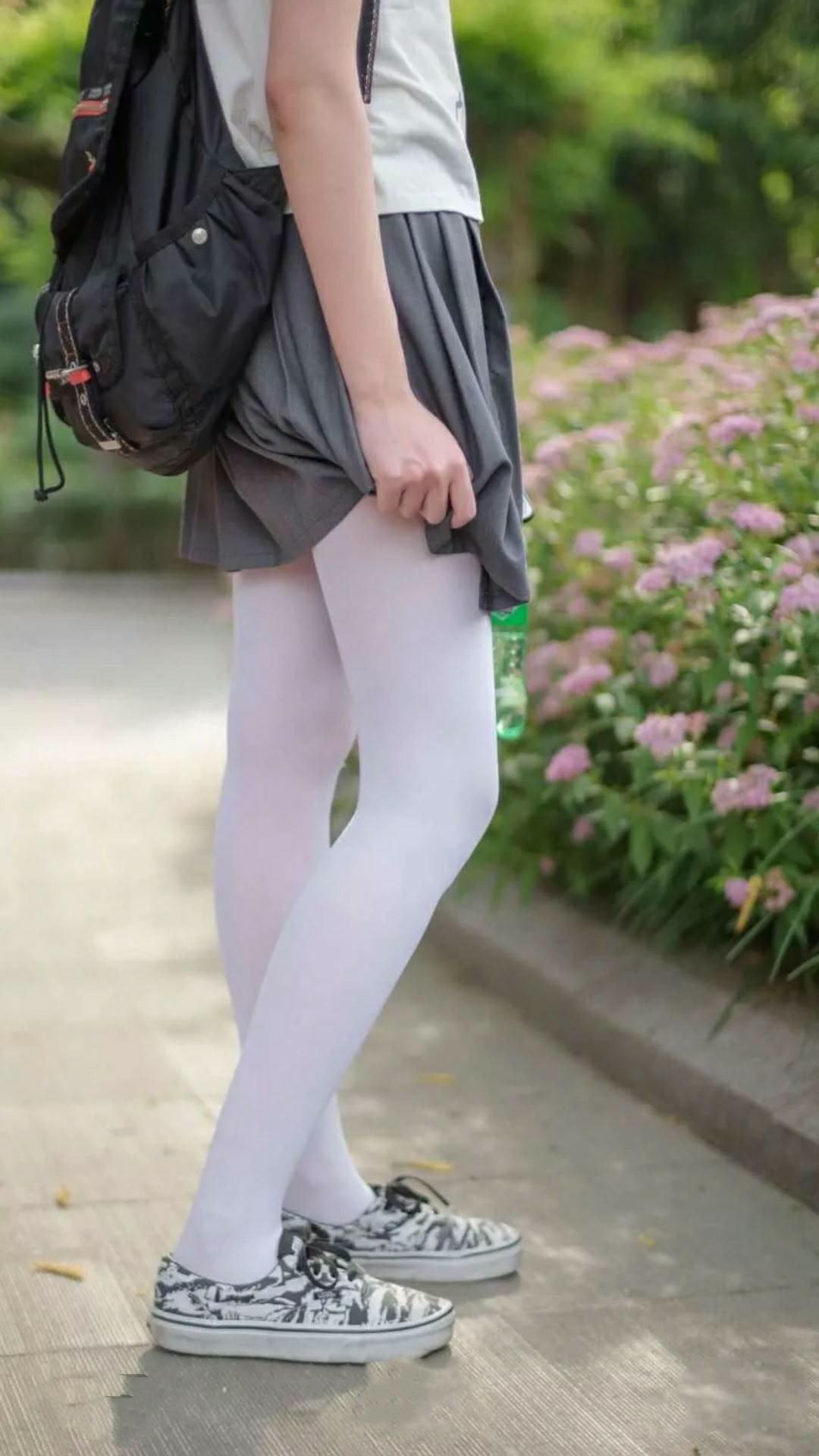 梦幻联动，当NBA巨星锡安空降英超，尼克斯却在中国赛压哨绝杀？