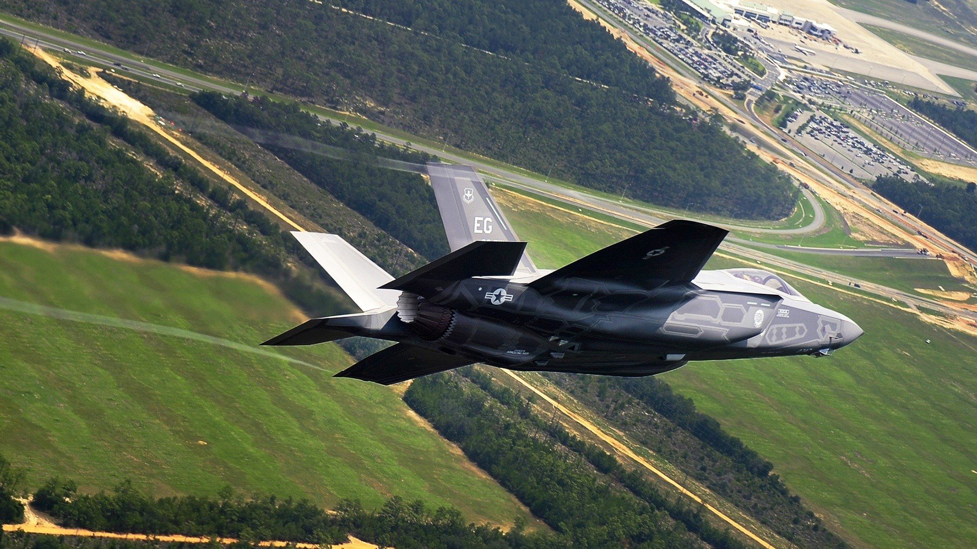 当赛道红线遇见球场终场哨，双重终结之夜的唯一性